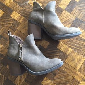 Groove Western Block Heel Ankle Boots